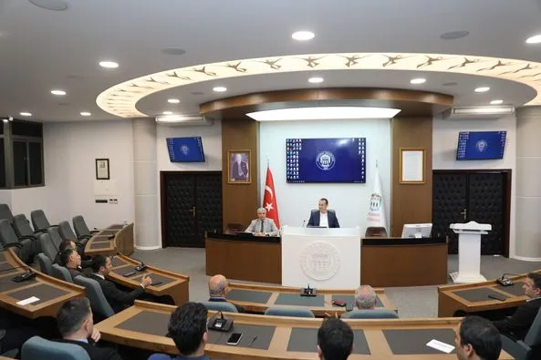 Akçaabat Belediye Başkanı Osman Nuri Ekim Kurmaylarını Topladı