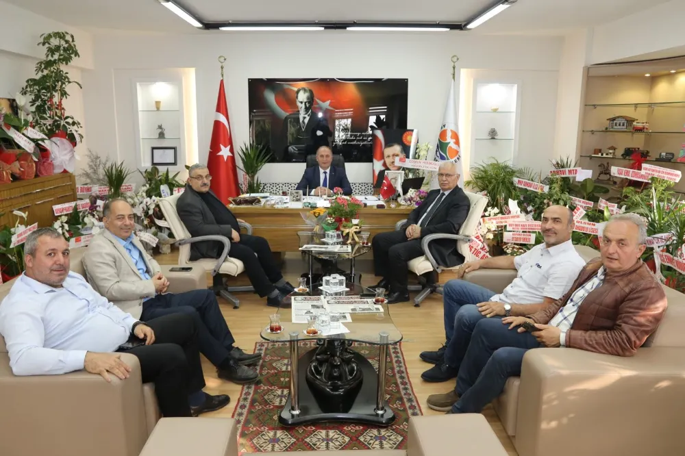Arhavi Belediye Başkanı Turgay Ataselim Ziyaretçileriyle Yoğun Bir Gün Ge geçirdi