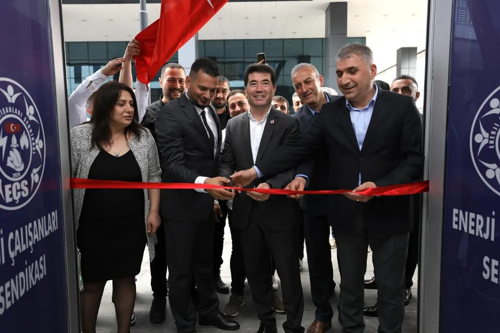 Ortahisar Belediye Başkanı Kaya, Enerji Çalışanları Sendikası Doğu Karadeniz Şubesi Hizmet Bürosunun Açılışına Katıldı