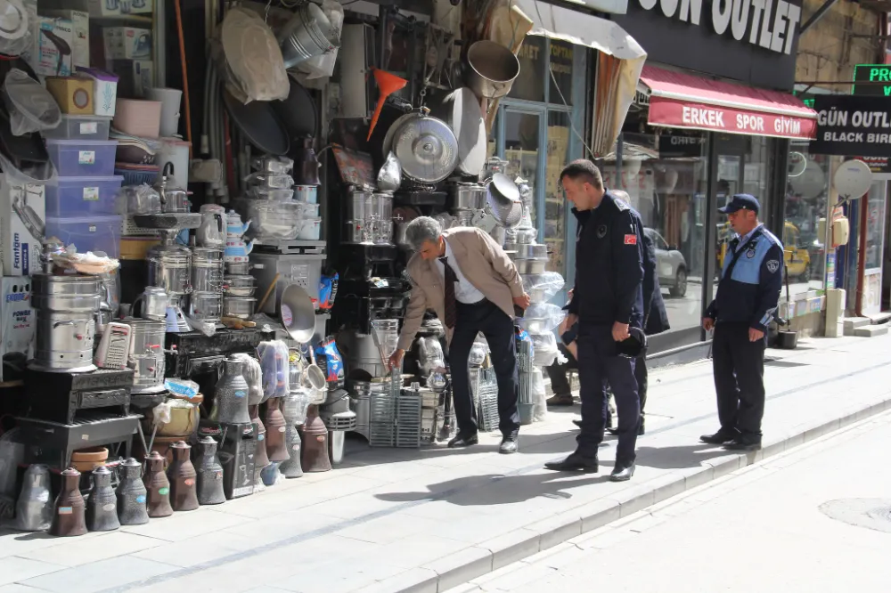 Zabıta Ekipleri Kaldırım İşgali Denetiminde