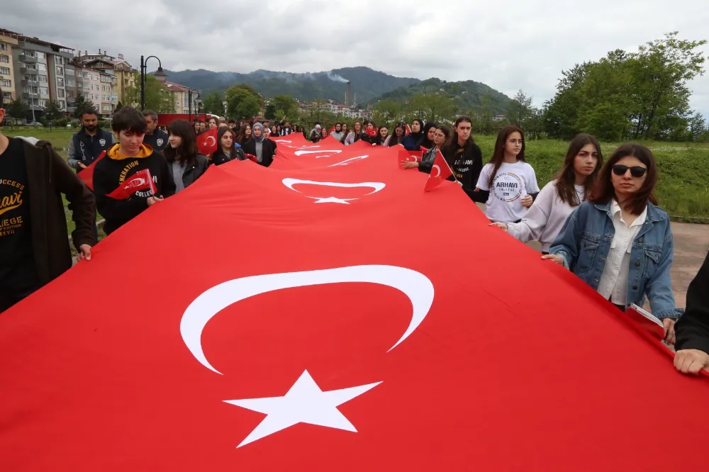 Arhavi’de Gençlik Haftası Coşkusu Başladı: Törenler ve Etkinliklerle Dolu Bir Hafta