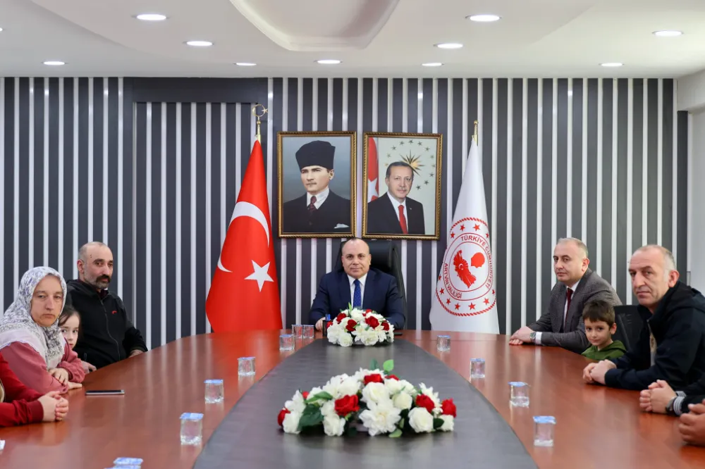 Artvin Valisi Cengiz Ünsal, Vatandaşların Taleplerini Dinledi