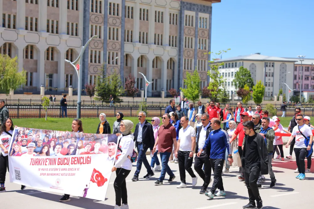 Vali Mustafa Eldivan, Gençlik Haftası Etkinliklerine Katıldı