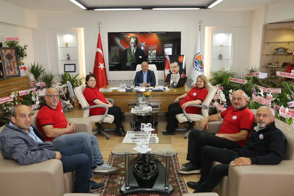 Arhavi Belediye Başkanı Turgay Ataselim, Ziyaretçileriyle Bir Araya Geldi