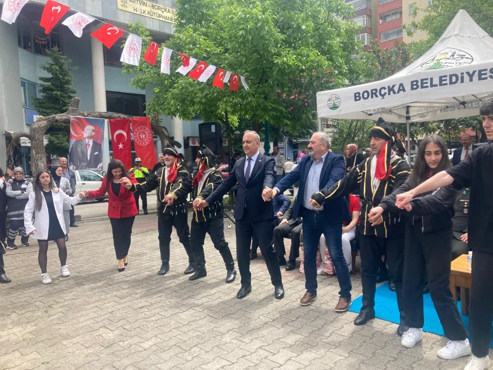 Borçka Belediyesi, 19 Mayıs Coşkusunu Büyük Bir Törenle Kutladı