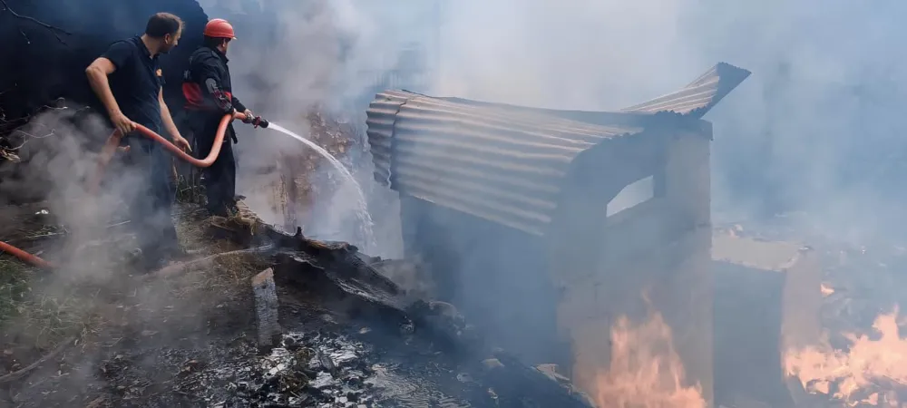 Yusufeli İtfaiyesi Havuzlu Köyü’nde Çıkan Yangına Anında Müdahale Etti