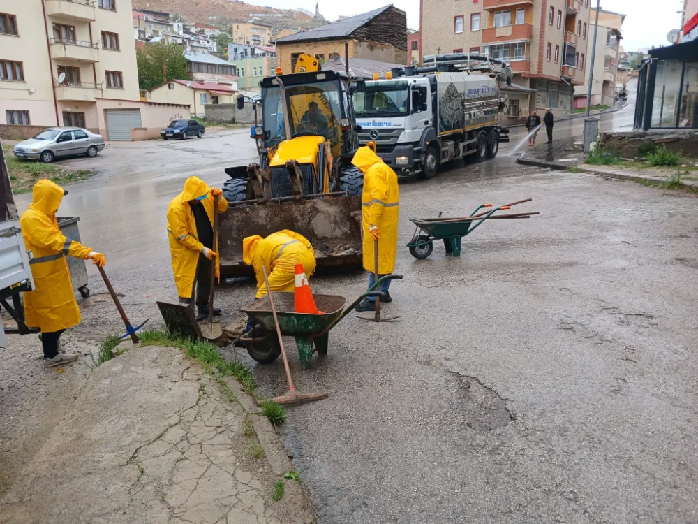 Bayburt Belediyesi Şehrin Temizliği İçin Çalışmalarını Hızlandırıyor