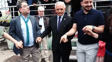 Mamak Belediye Başkanı Şahin, Rize Günleri’nde horon tepti