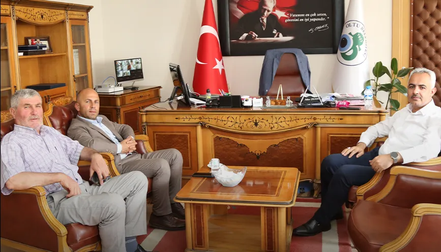 Olur Belediye Başkanı Vedat Ergün’den Arhavi Belediye Başkanı Adem Çelebi’ye Ziyaret