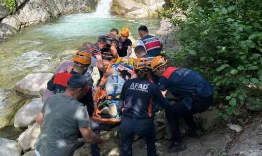 Rize’de 2 kişi ATV ile dereye düştü