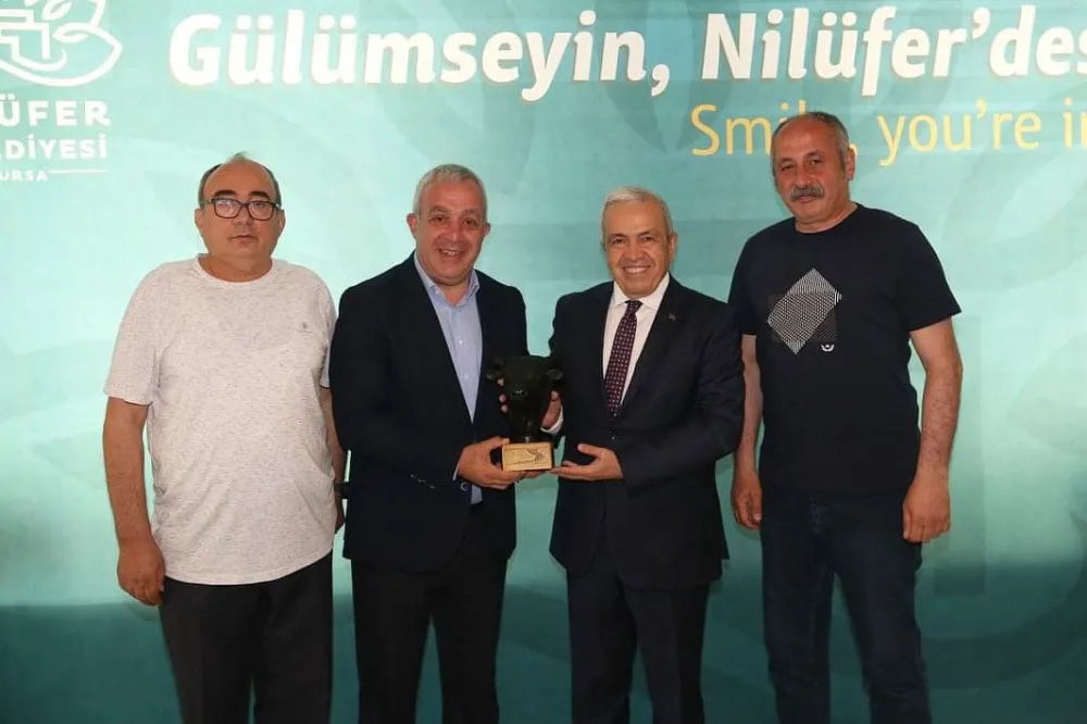 Nilüfer Belediye Başkanı Şadi Özdemir, Artvin Belediye Başkanı Bilgehan Erdem