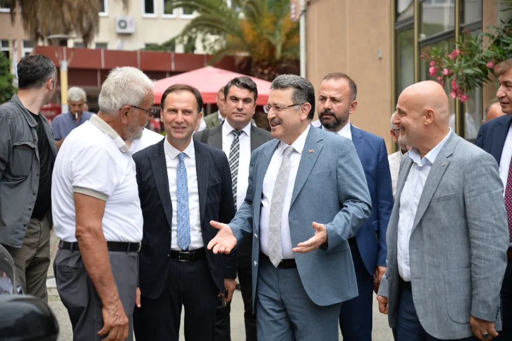 Trabzon Büyükşehir Belediye Başkanı Ahmet Metin Genç, Çarşıbaşı Ziyaretinde Vaatlerini Yineledi