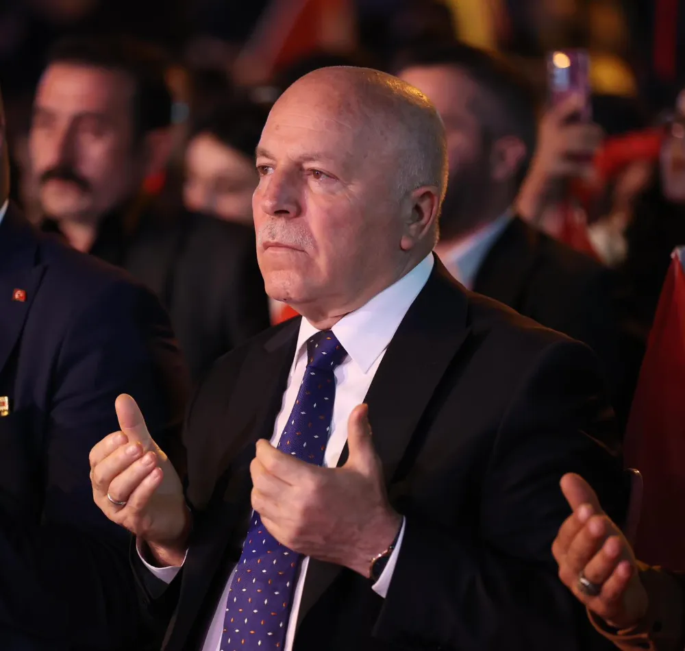 Erzurum Büyükşehir Belediye Başkanı Mehmet Sekmen: Türk Milleti Hainlere Boyun Eğmeyecek