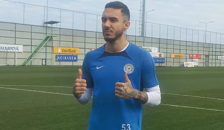 Avrupa’ya transferi beklenen Emirhan Topçu Süper Lig devine gidiyor!