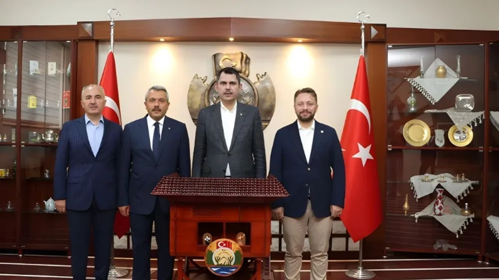 Çevre, Şehircilik ve İklim Değişikliği Bakanı Murat Kurum Rize Valiliğini ziyaret etti