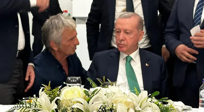Rize Aktif Gazeteciler Derneği Başkanı Mustafa Bayrak, Cumhurbaşkanı Erdoğan ile bir araya geldi