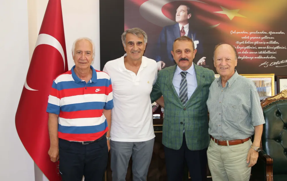 Şenol Güneş, Vakfıkebir Belediye Başkanı Fuat Koçal’ı Ziyaret Etti