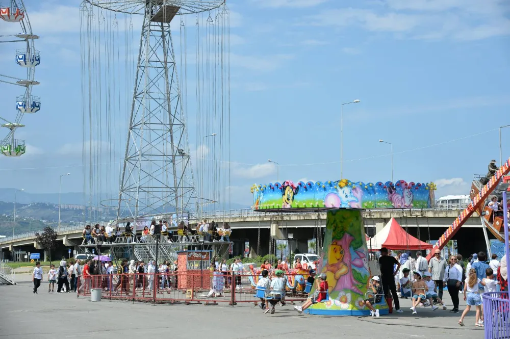 Sevgi Evleri Çocukları, Büyükşehir Belediyesi’nin Düzenlediği Lunaparkta Keyifli Anlar Yaşadı