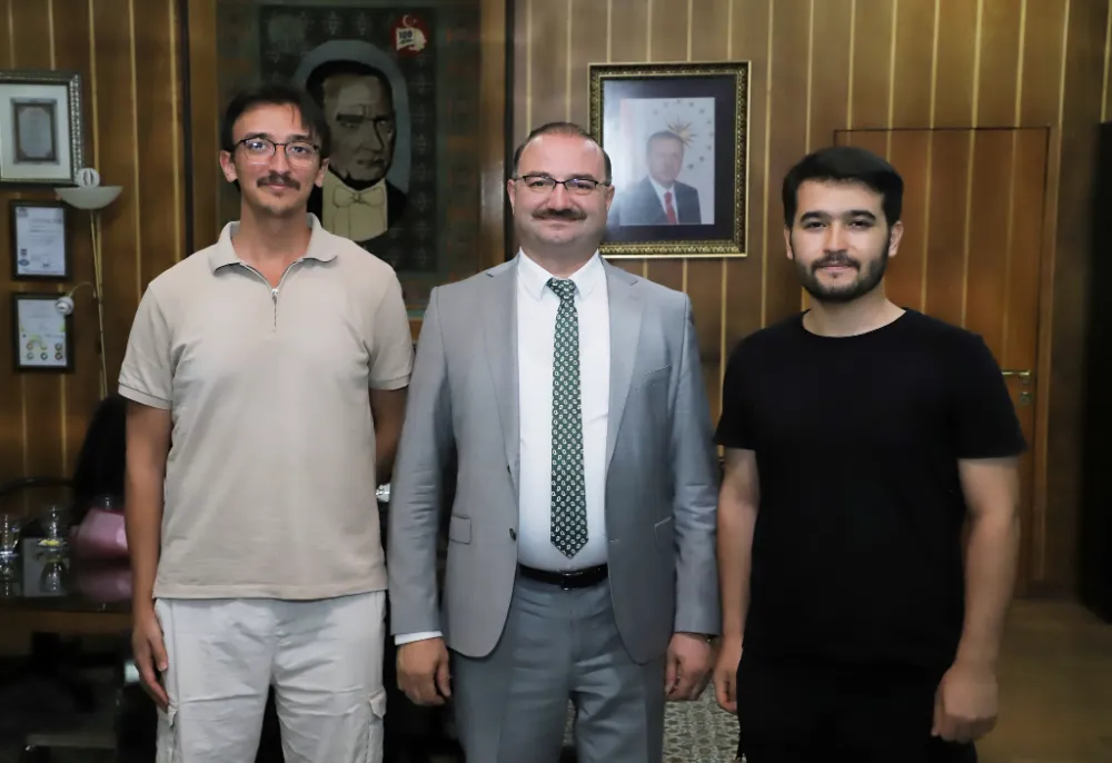 Rektör Prof. Dr. Ahmet Hacımüftüoğlu, Başarılı Öğrencileri Ağırladı