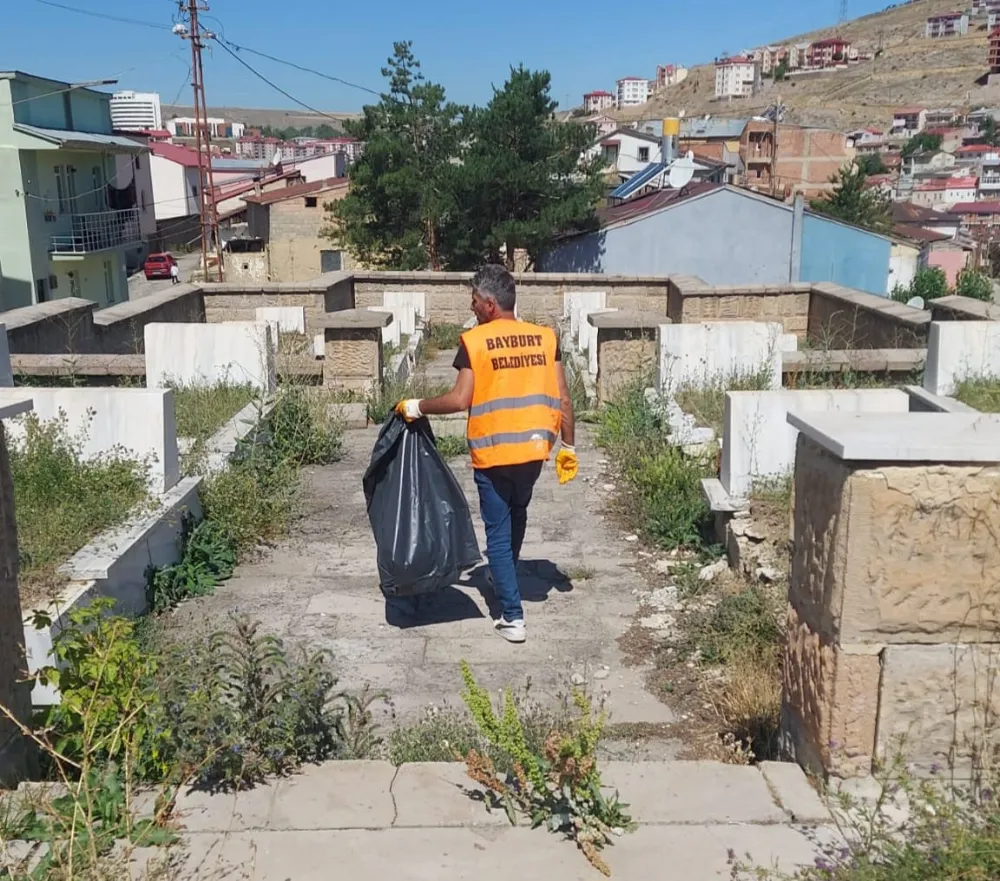 Bayburt Belediyesi, Şehir Genelinde Temizlik ve Altyapı Çalışmalarına Devam Ediyor