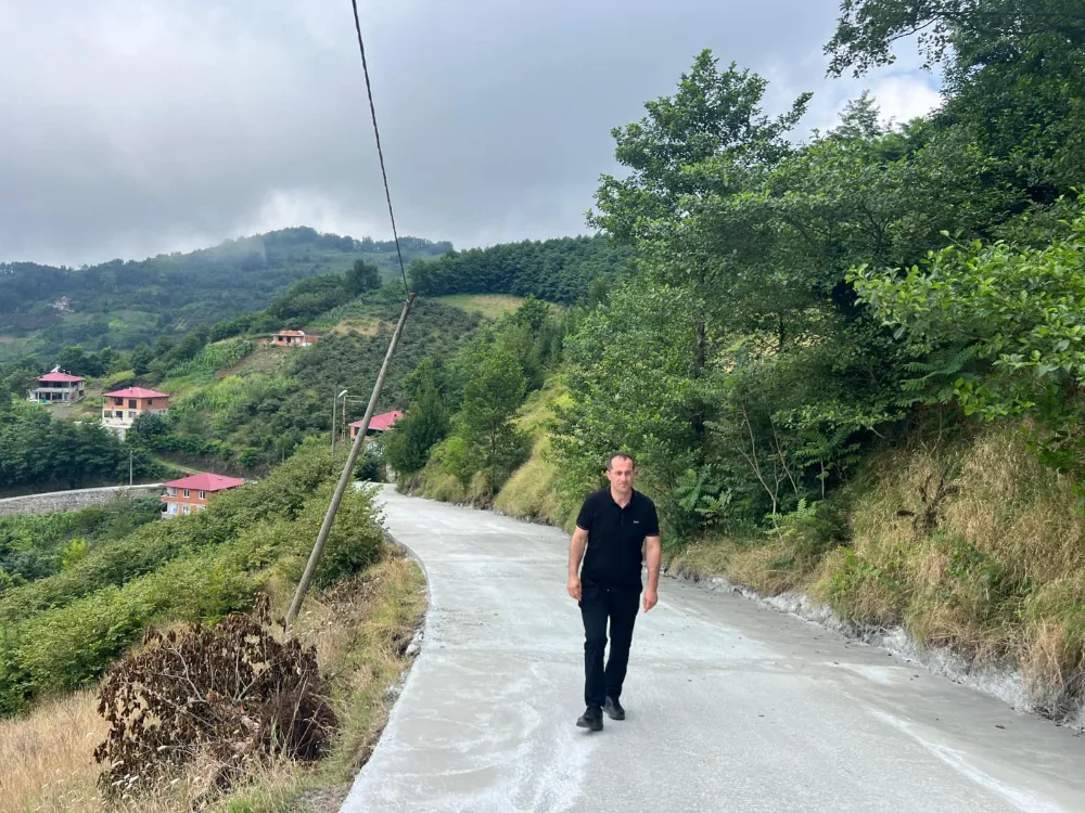 Akçaabat Belediyesi Yol Betonlama Çalışmalarını Sürdürüyor