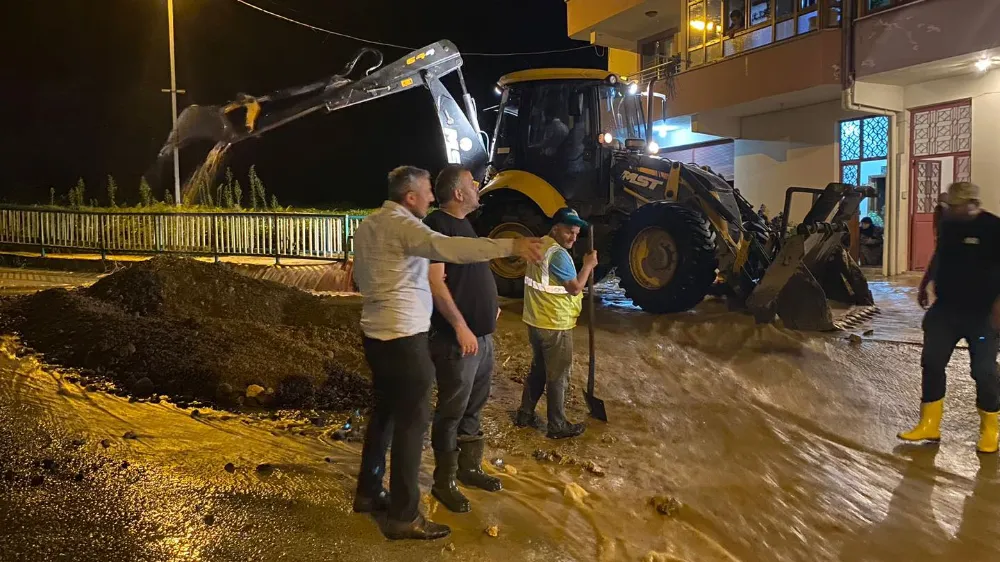 Of’ta Şiddetli Yağışlar Sel ve Su Taşkınlarına Sebep Oldu