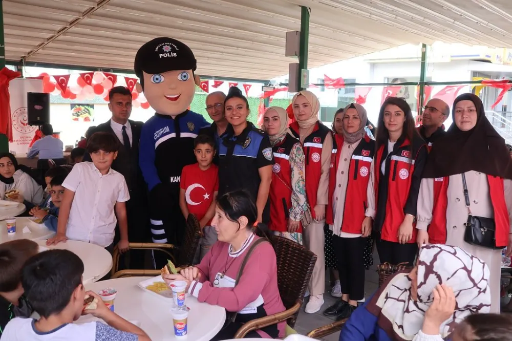 Erzurum’da “Bir Kalem Bir Gelecek Projesi” ile 104 Çocuğa Eğitim Seti Hediye Edildi