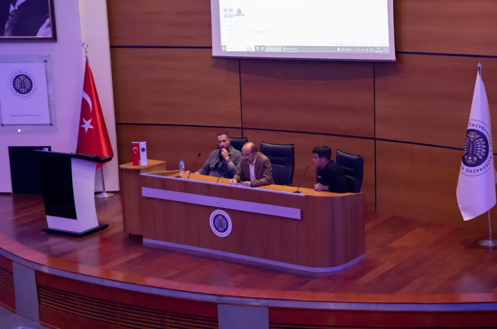 Atatürk Üniversitesi’nde Yapay Zekâ ile Yenilikçi Yaklaşımlar Konferansı Düzenlendi