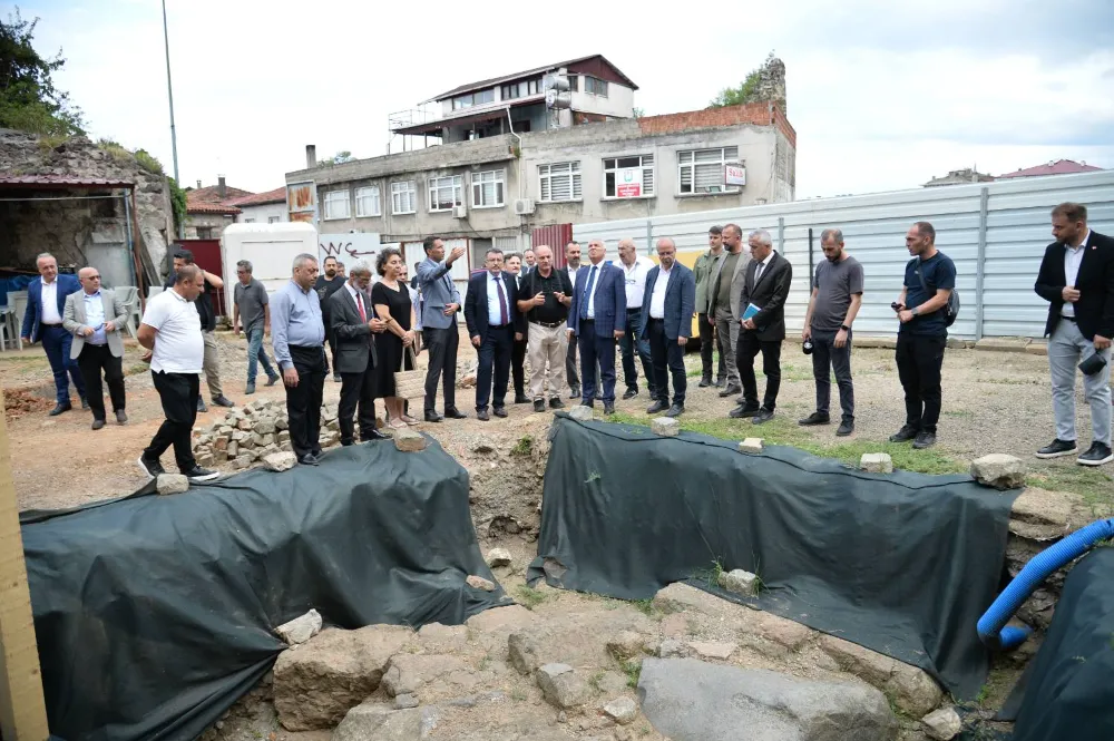 İçkale’de Tarihi İzler Ortaya Çıkıyor: Başkan Genç Çalışmaları İnceledi