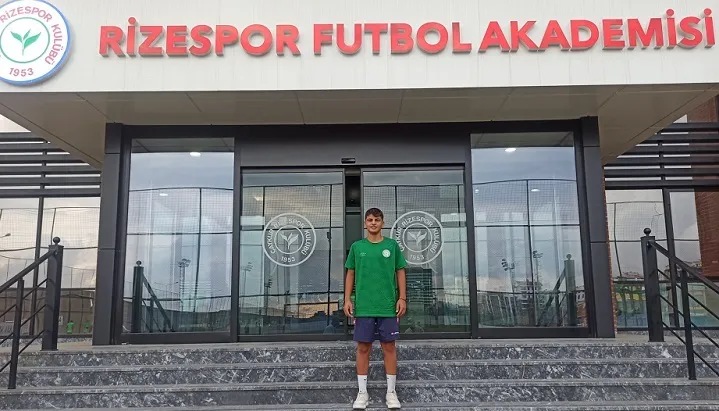 Alanyaspor’ un U-15 Milli Futbolcusu Yiğit Efe Çaykur Rizespor’ da