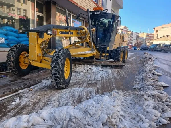 Bayburt Belediyesi, Ekipler Ara Sokaklarda Buz Temizliğine Devam Ediyor