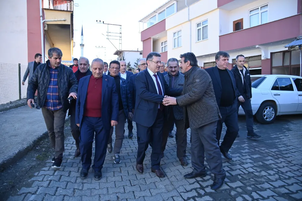 Trabzon Büyükşehir Belediye Başkanı Ahmet Metin Genç, Galyan Vadisi’nde Vatandaşı Dinledi