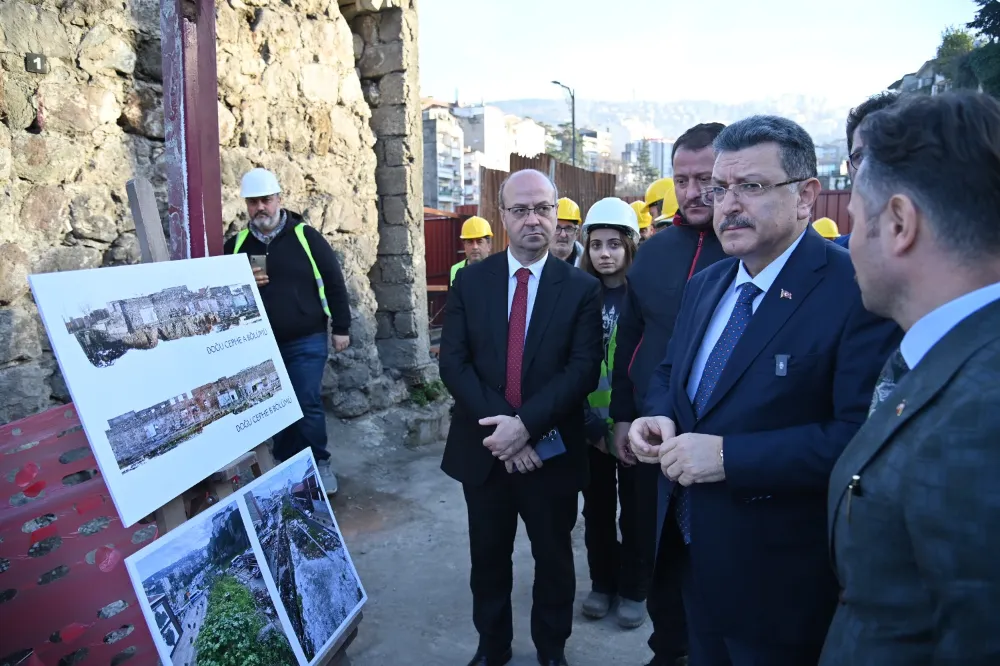 Trabzon Büyükşehir Belediyesi, Başkan Genç Tarihi Surlarda Restorasyon Çalışmalarını İnceledi