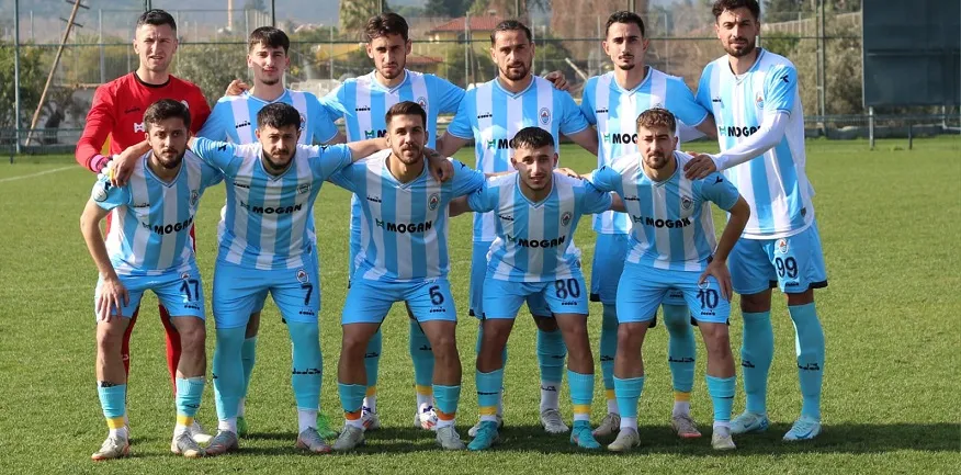 Pazarspor Evinde Hüsran Yaşadı: 3-1