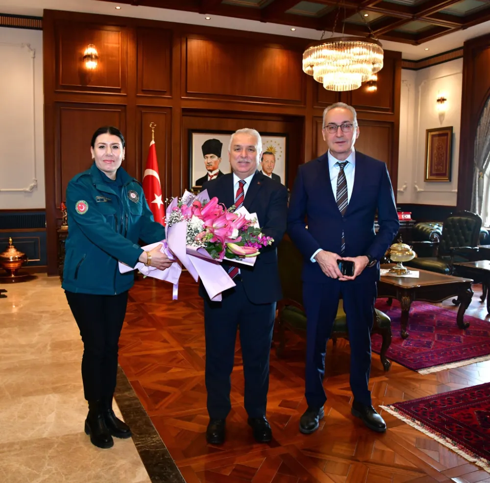 Trabzon Valisi Yıldırım, Gümrük Personelinin Özverili Çalışmalarını Takdir Etti