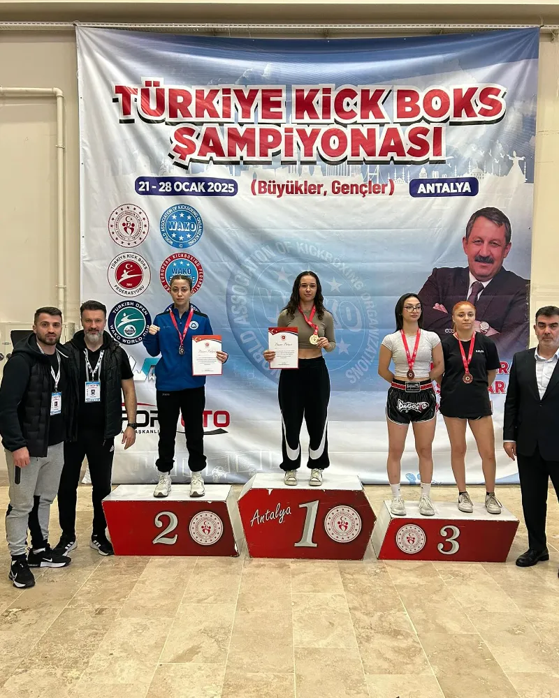 Trabzonlu Sporcu Kalbinur Çimşit, Gençler Türkiye Kickboks Şampiyonası’nda Gümüş Madalya Kazandı