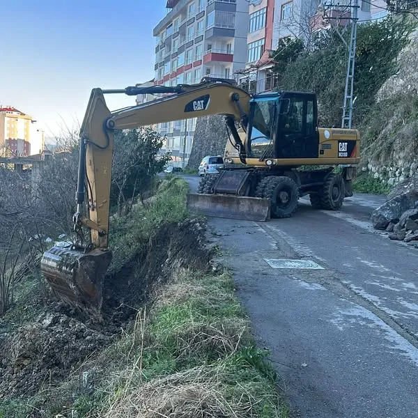 Trabzon Ortahisar Belediyesi, Mahallelerde Çeşitli Altyapı Çalışmalarını Tamamladı ve Devam Ediyor