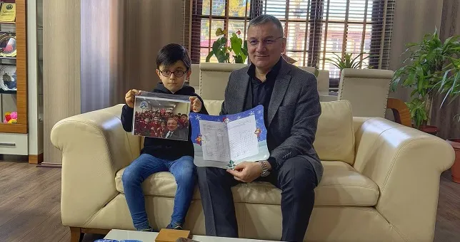 Kalkandere Belediyesi’nden Öğrencilere Anlamlı Karne Hediyesi: Kitap Kampanyası