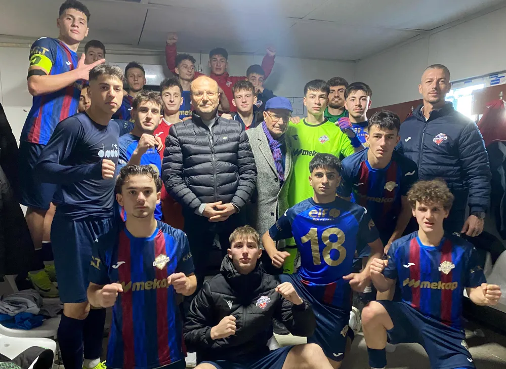 1461 Trabzon FK U17 Takımı, Pazarspor’u 9-0 Mağlup Ederek Zirveye Yaklaştı