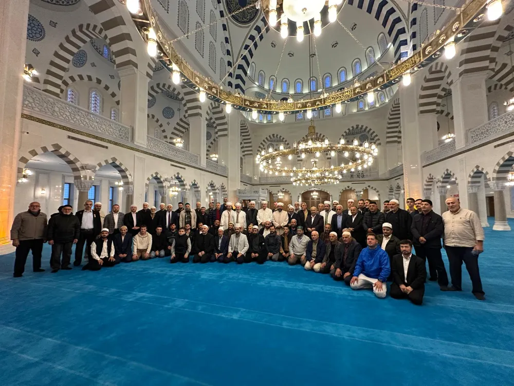 Hanife Hatun Camii’nde Her Cuma Sabah Namazı Buluşması Devam Ediyor