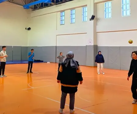 Aşkale Gençlik Merkezi’nde Üniversite Öğrencilerine Hoş Geldiniz Etkinliği