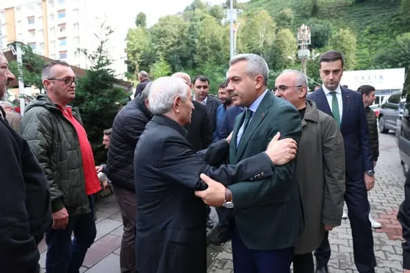 Rize Valisi İhsan Selim Baydaş, Kazada Hayatını Kaybedenler İçin Cenaze Törenine Katıldı