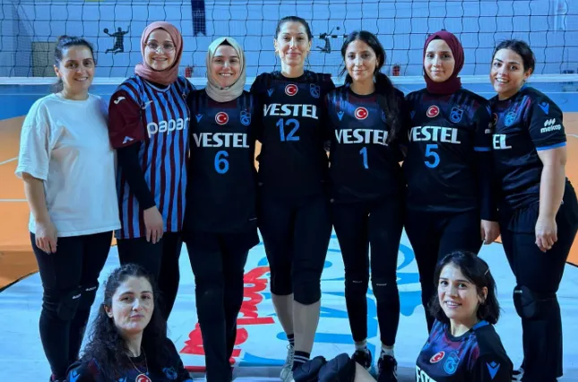 Trabzon İl Sağlık Müdürlüğü Bayan Voleybol Takımı Çeyrek Finale Yükseldi
