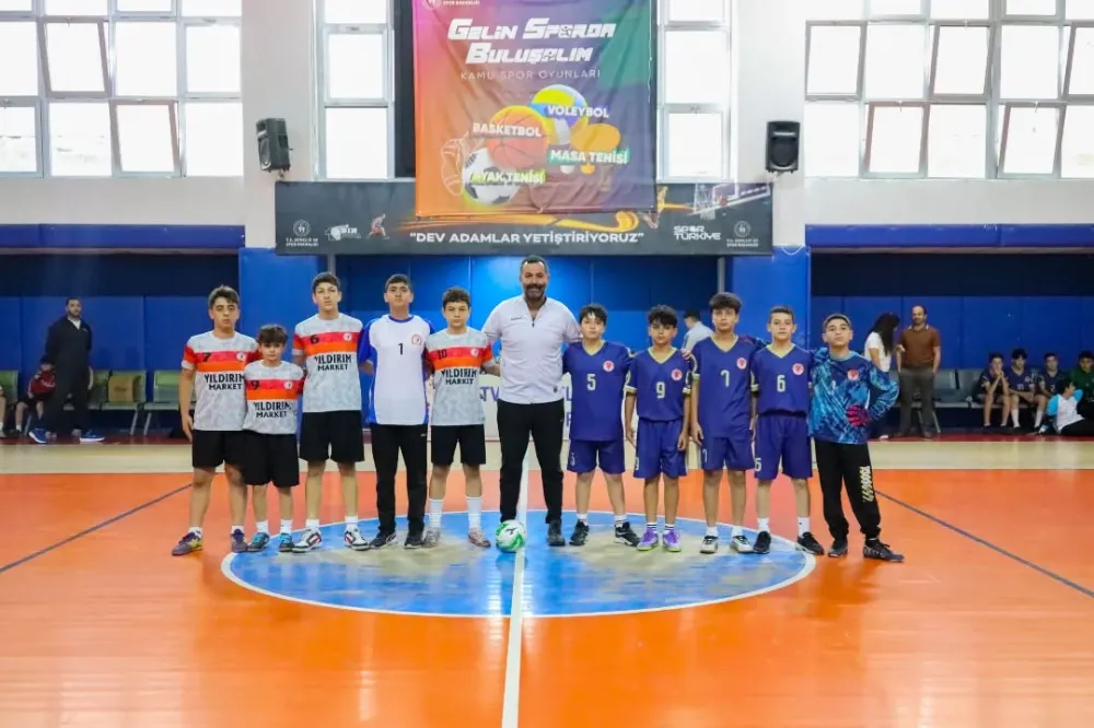 29 Ekim Cumhuriyet Bayramı Spor Etkinlikleri Kapsamında Futsal Turnuvası Devam Ediyor