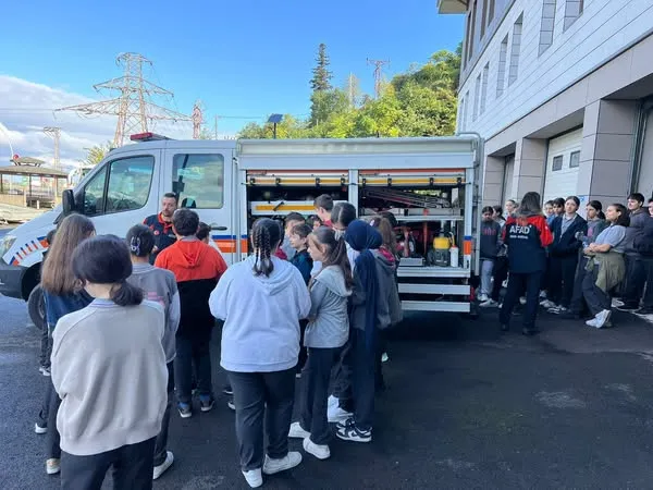 Minik Adımlarla Afet Bilincine: Öğrencilerden AFAD Rize’ye Ziyaret