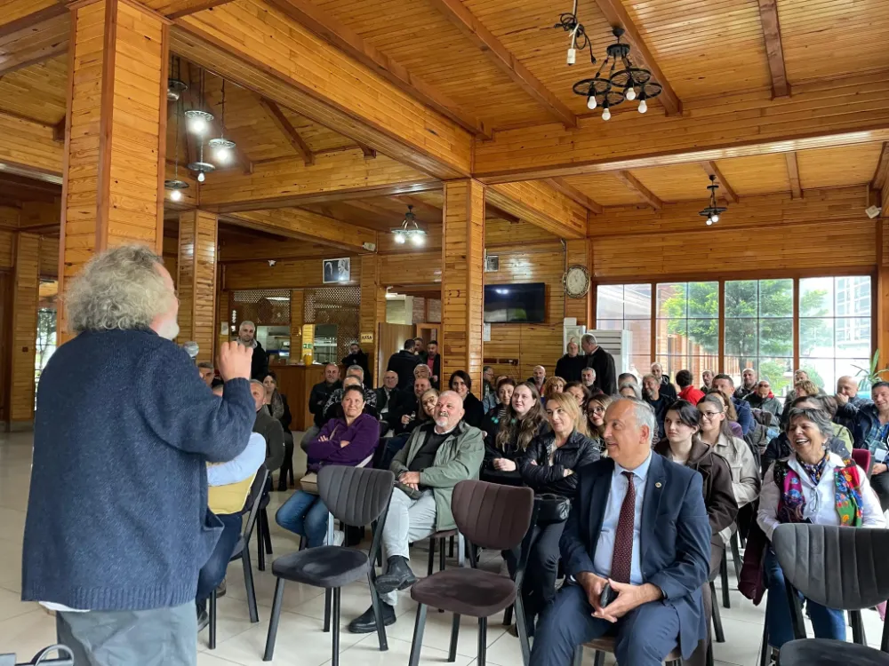 Borçka Uluslararası Tiyatro Festivali’nde Müfit Can Saçıntı’yla Borçka’da Tiyatro Söyleşisi
