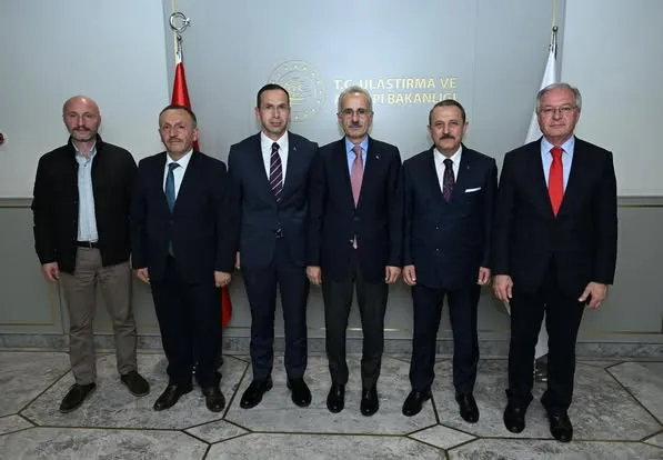 Başkan Koçal’dan Ulaştırma ve Altyapı Bakanı Uraloğlu’na Ziyaret