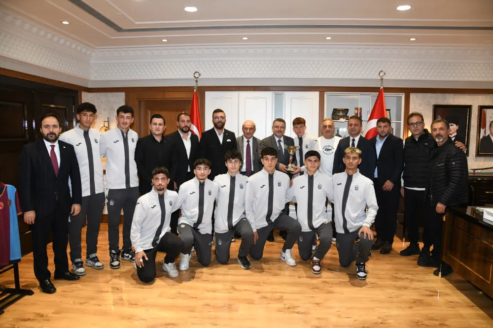 Trabzon’un Gururu Yavuz Sultan Selim Anadolu Lisesi Türkiye Şampiyonu Oldu