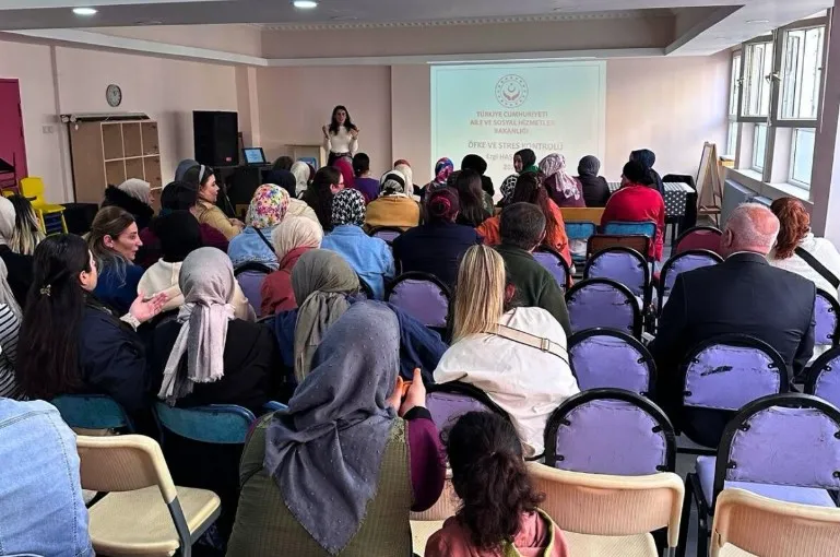 Trabzon’da Velilere Öfke ve Stres Kontrolü Eğitimi Düzenlendi