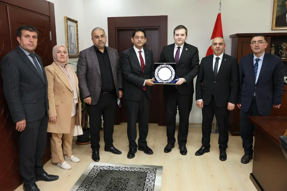 Erzurum Ticaret Borsası Heyeti, Kaymakam Fikri Badioğlu’nu Ziyaret Etti